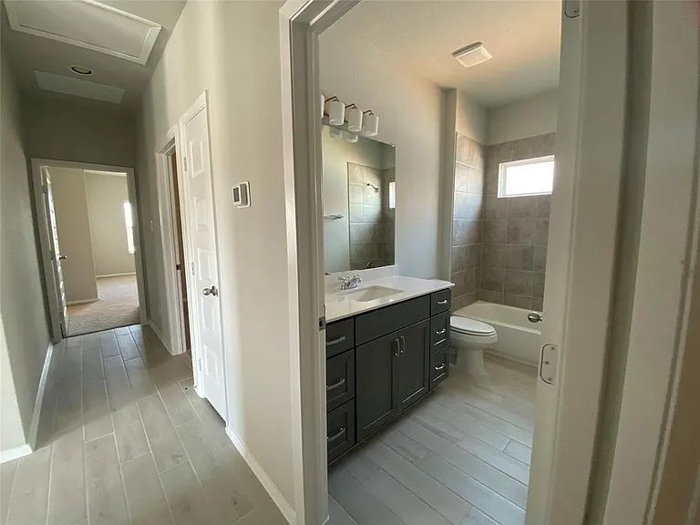 11704 Murano Dr — Photo 21