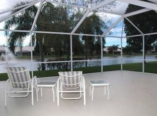 562 Captn Kate Ct, Naples, FL 34110