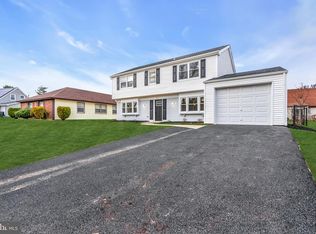 11 Medford Ln, Willingboro, NJ 08046
