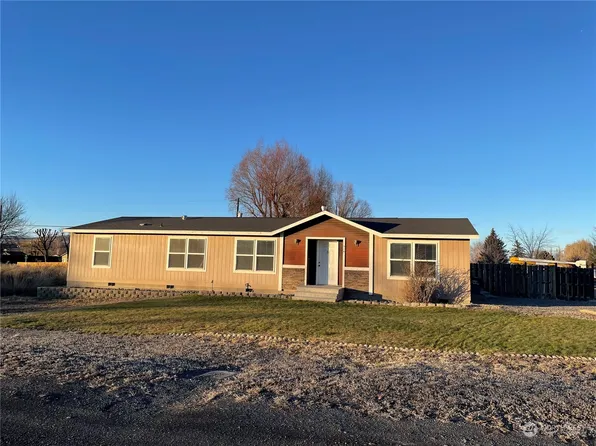 316 E Locust Street, Coulee City, WA 99115