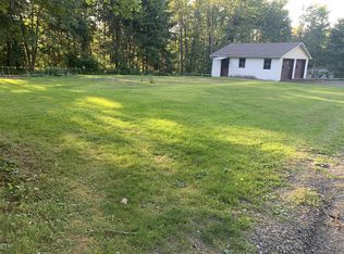 115 Robbins Ln, Waymart, PA 18472