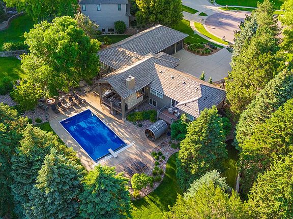 5th image of 301 E Pennbrook Cir