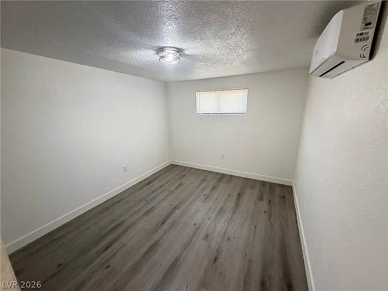 2030 Sunrise Ave #10 — Photo 19