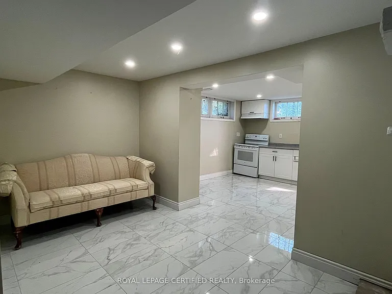 848 Garth St #BASEMENT — Photo 6