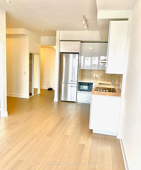 30 Shore Breeze Dr #LPH01A — Photo 24