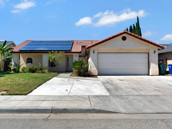1035 La Perla Ln, Madera, CA 93638