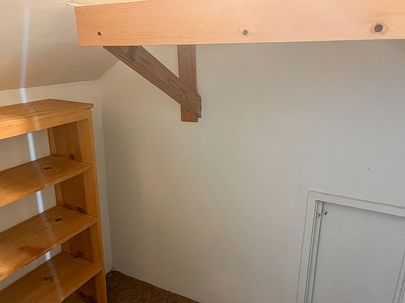 4th image of 812 Topsy Rd #8