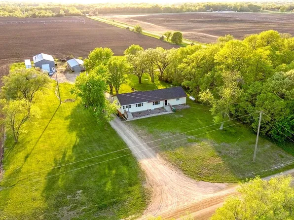12691 Jarvis Ave NW, Annandale, MN 55302