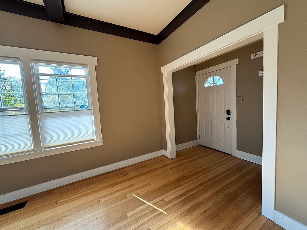 2 bed, 2680 sqft, $3,900 — Photo 3