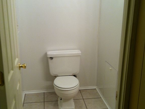 3rd image of 6338 Fairlane St