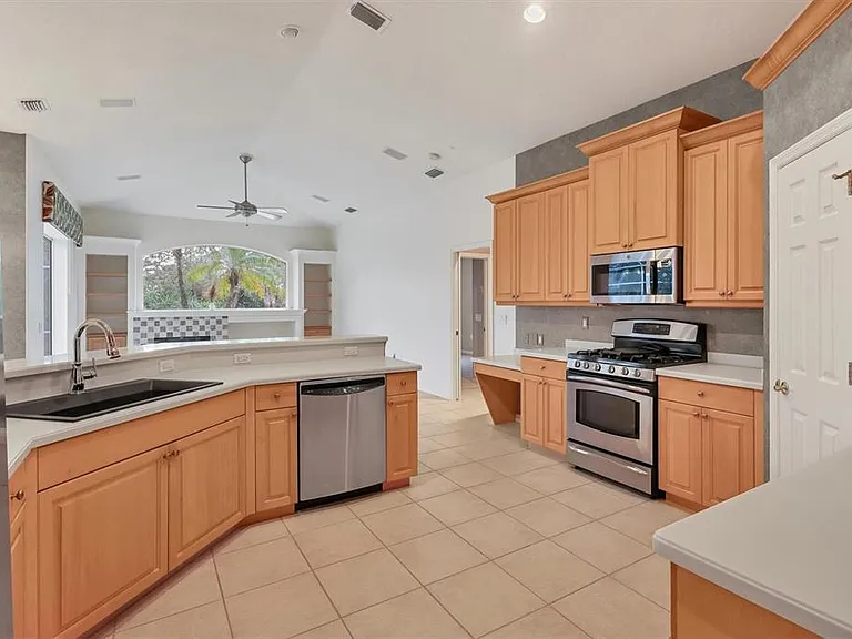 4920 Old Oakleaf Dr — Photo 14