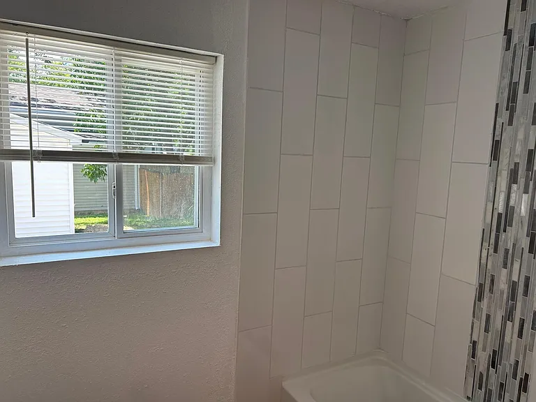 1551 Jefferson St — Photo 15
