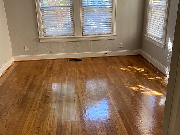 4th image of 5924.5 La Vista Dr