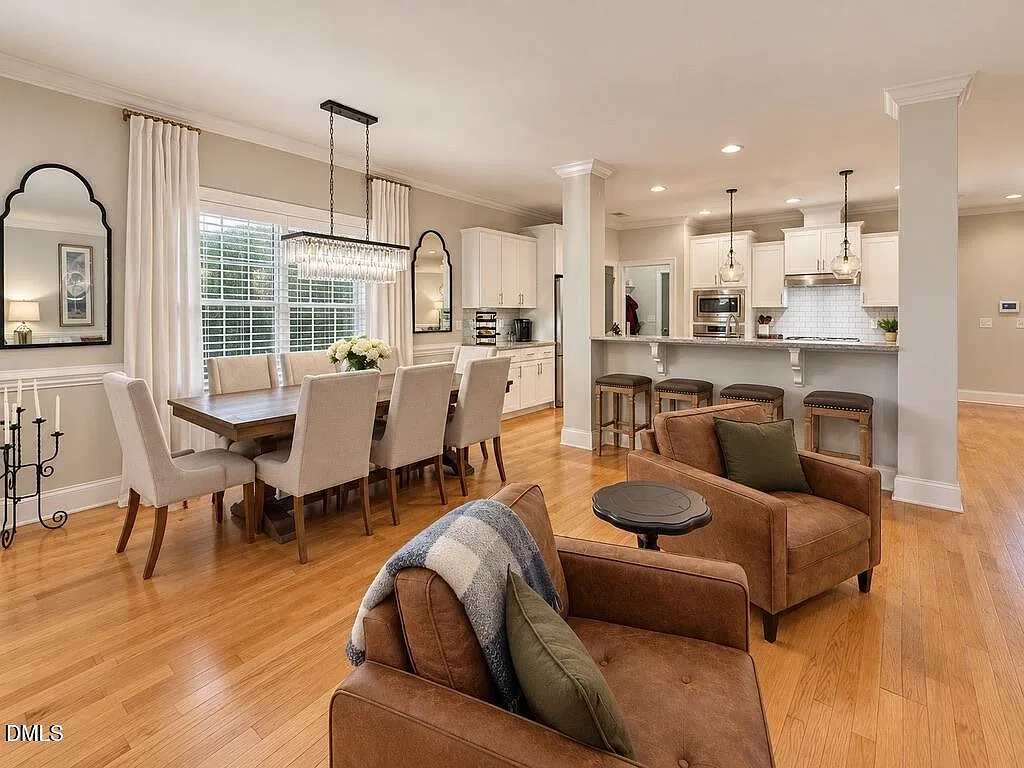 3 bed, 2.5 bath, $2,700 — Photo 4