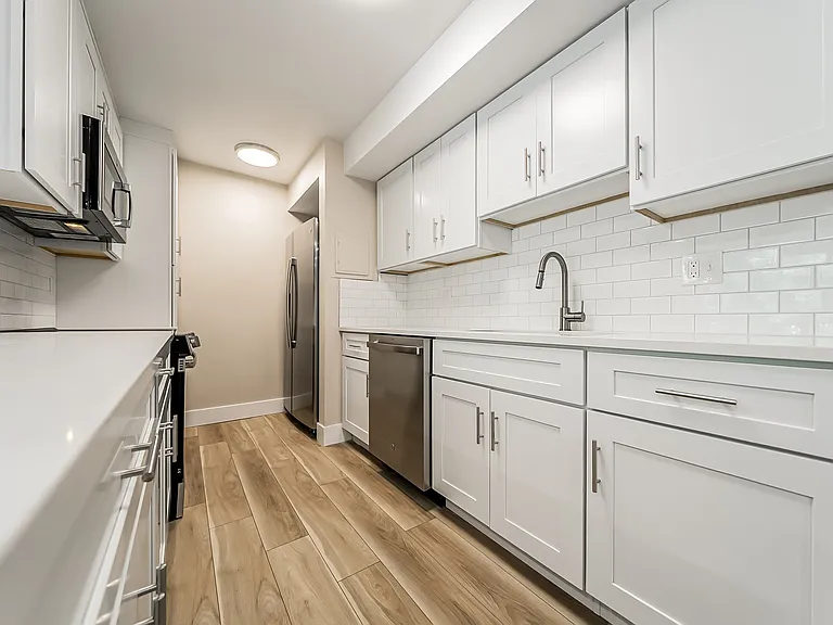 Trenton Place Apartments — Photo 21