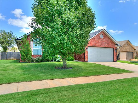 2nd image of 748 Caroline Dr