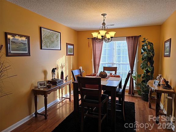4th image of 77 Stonehollow Rd