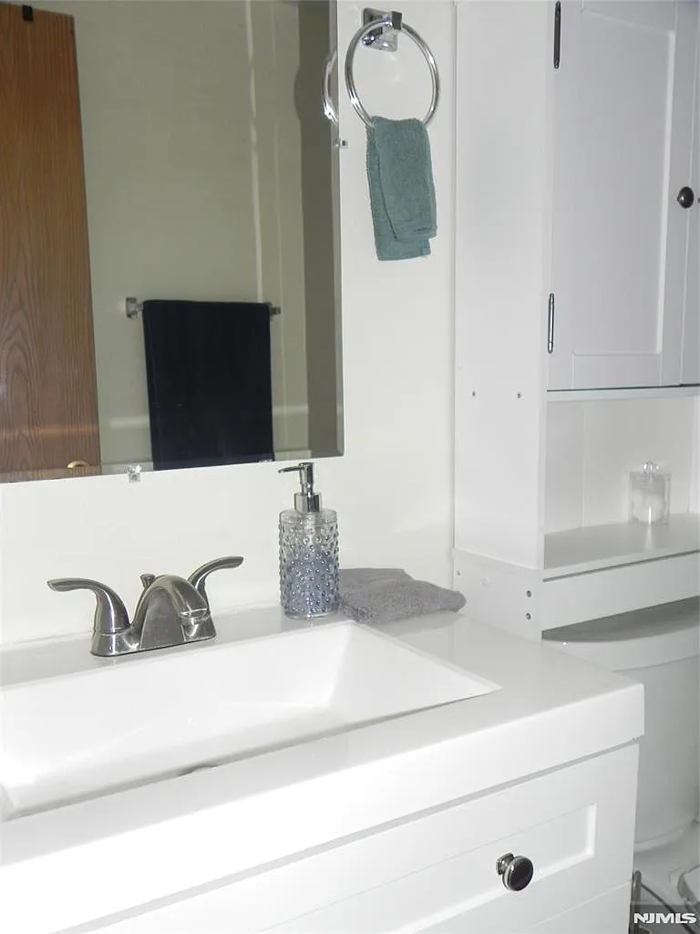2 bed, 960 sqft, $2,800 — Photo 3