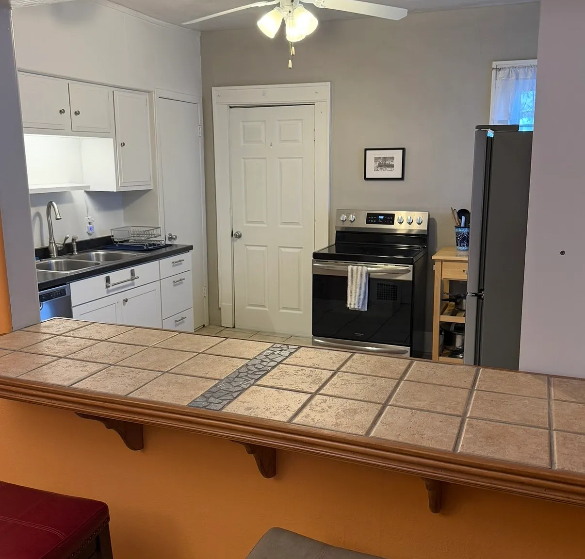 2 bed, 1100 sqft, $2,375 — Photo 4