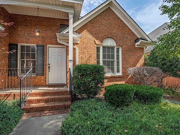2nd image of 39 Barony Place Cir