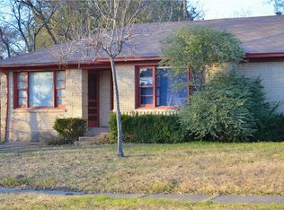 7511 Ravehill Ln, Dallas, TX 75227