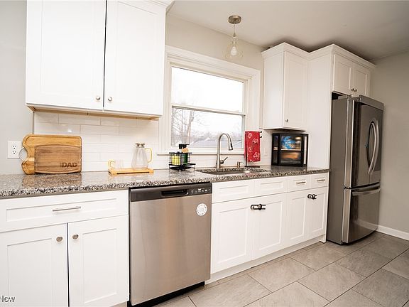 2nd image of 3911 Arden Blvd
