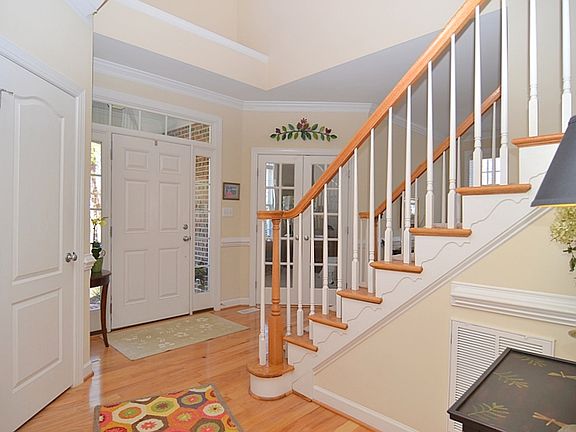 3rd image of 1810 W Chapman Ct