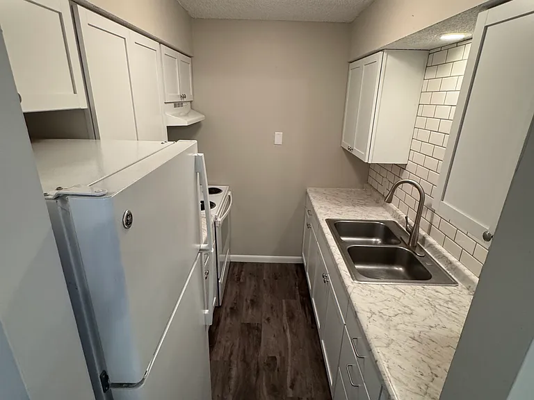 204 E Center St #8 — Photo 10
