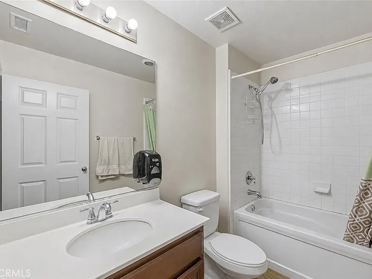 1689 Tivoli St — Photo 30