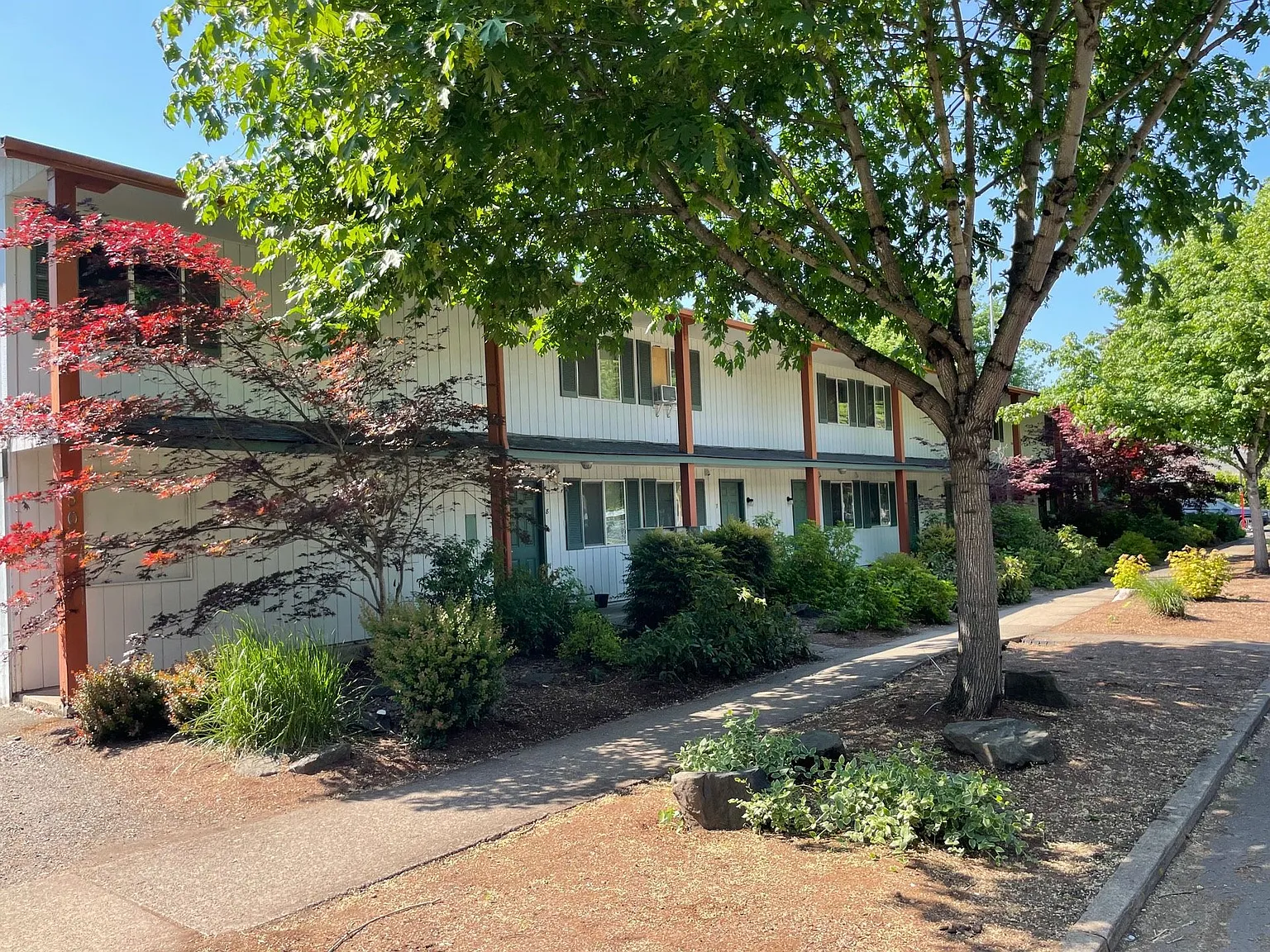 2 Bedroom / 1 Bath - Pet Friendly in the Whitaker Neighborhood — Photo 3