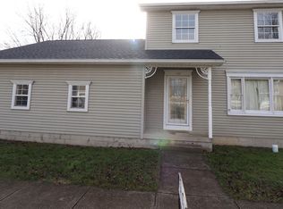 100 Stebbins St, Creston, OH