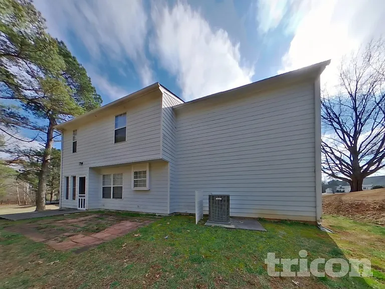 9870 Rivercliff Ln — Photo 17