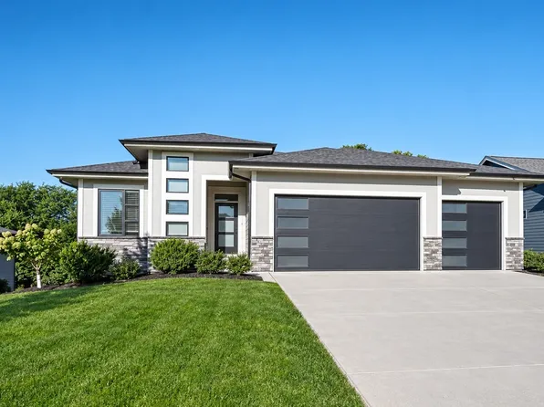 2212 NE Little Beaver Dr, Grimes, IA 50111