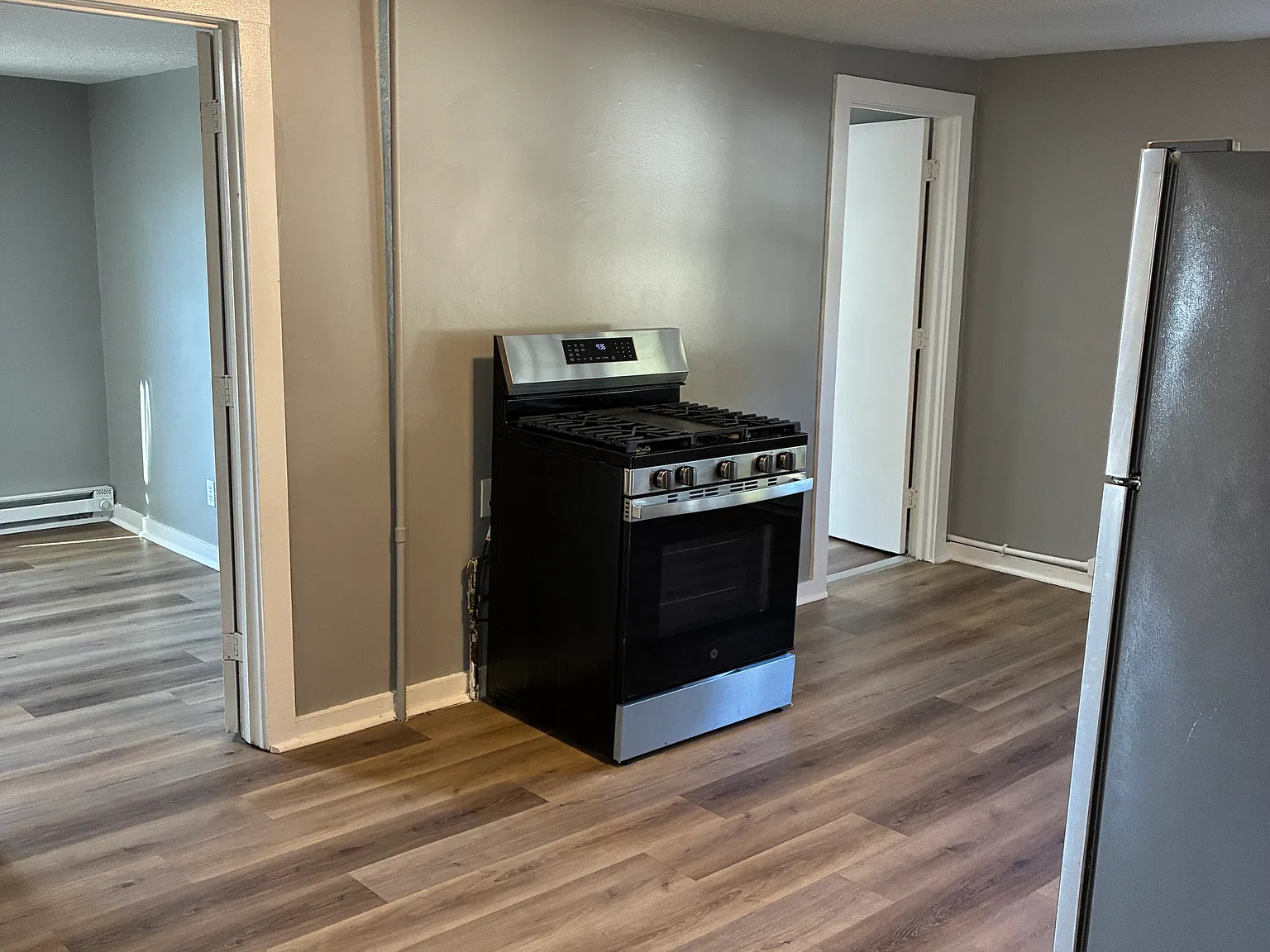 2 bed, $1,650 — Photo 3