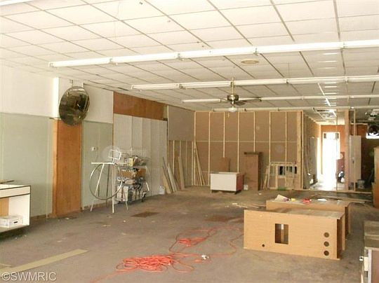 5th image of 120 S Main St