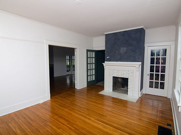 4th image of 1923 19th Ave S #A