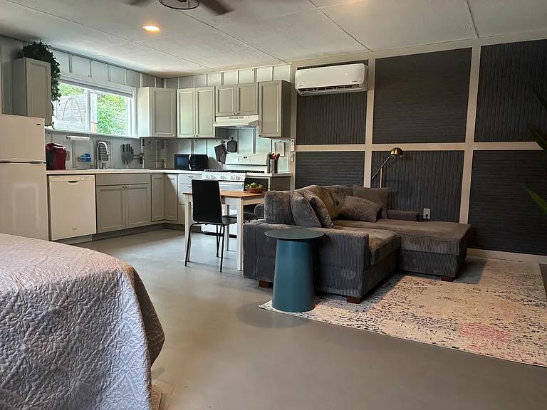 10107 Devereux Dr #B — Photo 11