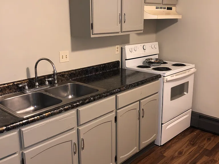 655 Carlotta Dr #4 — Photo 4