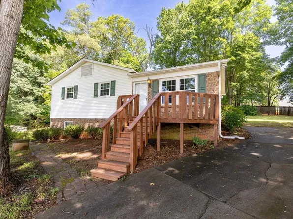 4633 Stanley Ct, Winston Salem, NC 27101