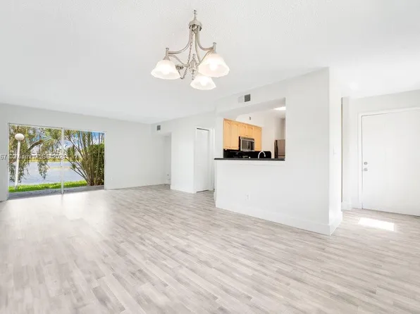 3477 NW 44th St APT 105, Oakland Park, FL 33309