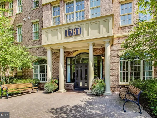 1781 Chain Bridge Rd APT 402, Mc Lean, VA 22102