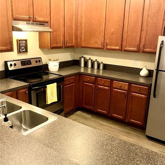 920 Southmoor Dr #204 — Photo 7