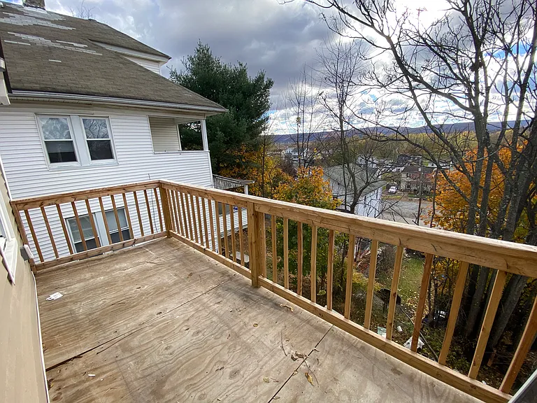 326 E Main St #1 — Photo 7