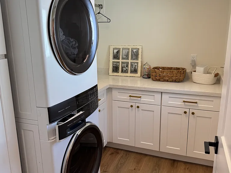1008 W 10th Pl — Photo 9