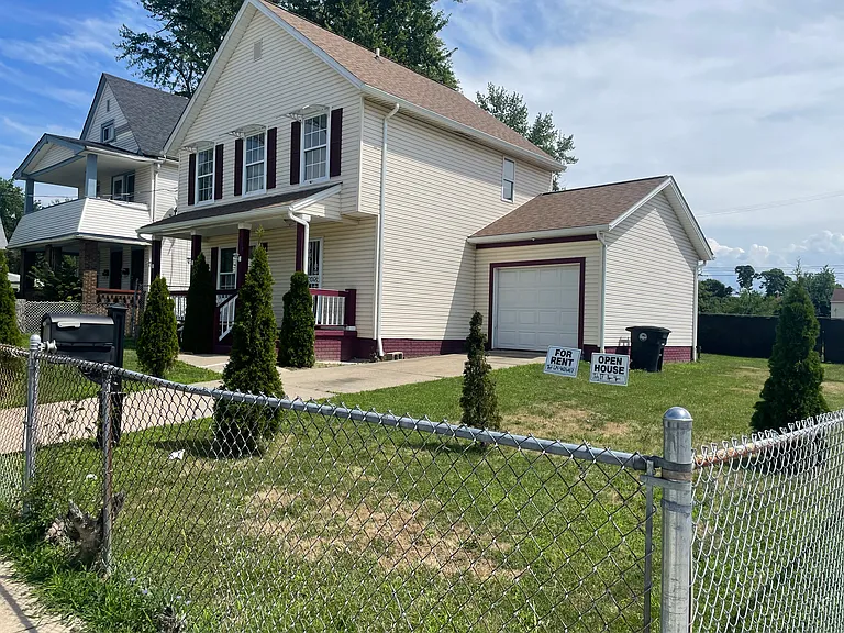 12500 Woodside Ave — Photo 32