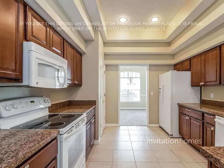 750 W Artesia St — Photo 7