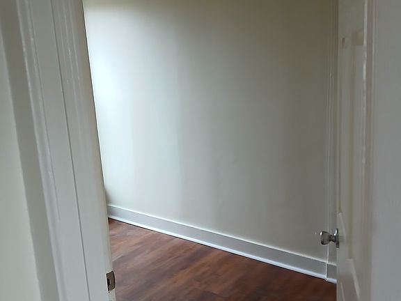 4th image of 205 25th St #2
