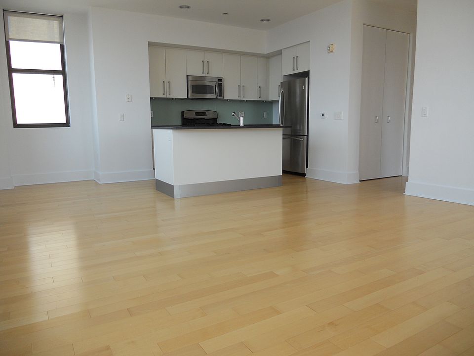Kitchen & Living Areas