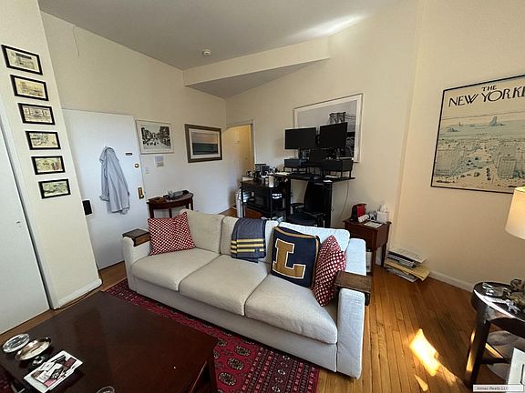 4th image of 2020 Broadway APT 5A