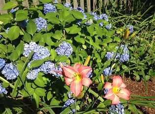 16 Haliburton Rd, Rumford, RI 02916